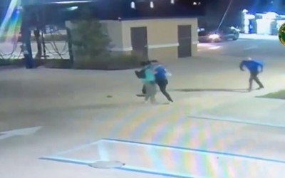 Nam thanh niên dùng đòn MMA quật ngã tên côn đồ trên phố