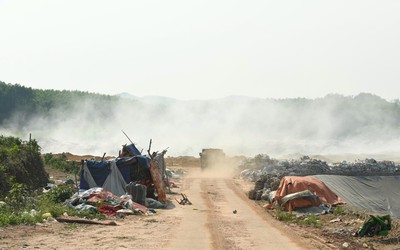 Vụ bãi rác cháy hơn 1 tuần: Tạm dừng nhận rác để xử lý sự cố