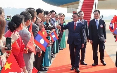 Thường trực Ban Bí thư Trần Cẩm Tú bắt đầu thăm Lào