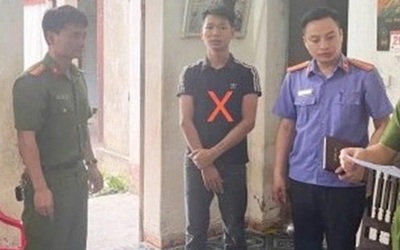 Khởi tố đối tượng sản xuất mỹ phẩm, dung dịch vệ sinh ở trại chăn nuôi