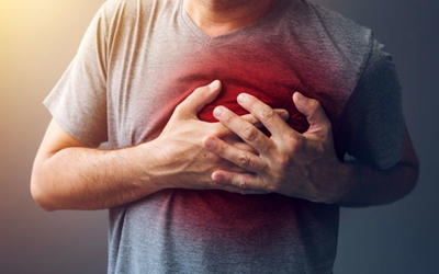 Khó thở suốt thời gian dài, người đàn ông 53 tuổi phát hiện thứ "đáng sợ" trong lồng ngực
