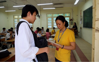 Hà Nội: Giáo viên chấm thi được nhận tiền công cao nhất đến 1,23 triệu đồng/ngày