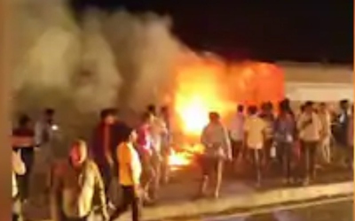 Xe buýt đâm vào xe bồn nổ lốp, 4 người tử vong thương tâm