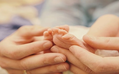 Người phụ nữ sinh thường 4 em bé trong vòng 5 ngày