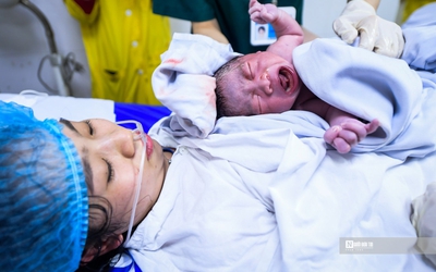 Từ 1/1/2027, phụ nữ sinh đủ 2 con trước 35 tuổi được hỗ trợ tối thiểu 2 triệu đồng