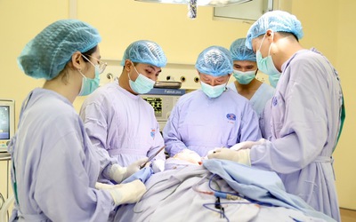 Từ tuyệt vọng đến hy vọng: Thiếu niên nghèo 16 tuổi vượt "cửa tử" nhờ ca phẫu thuật đặc biệt