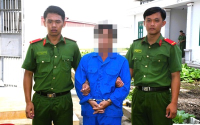 Bắt đối tượng giở trò đồi bại với bé gái