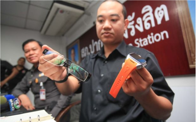 Tai nghe "hạt gạo", camera giấu cúc áo và những chiêu thức gian lận thi cử gây "bão" dư luận