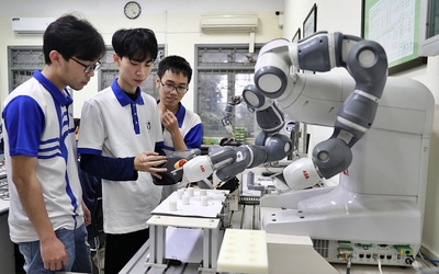 Sinh viên 15 ngành kỹ thuật, công nghệ được cấp học bổng lên tới 5,5 triệu đồng/tháng