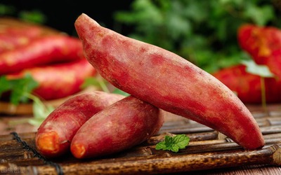 Ăn khoai lang mỗi sáng, người phụ nữ 55 tuổi nhận thấy điều "bất thường"