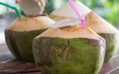 7 nhóm người "đại kỵ" với nước dừa, biết mà tránh kẻo rước hoạ