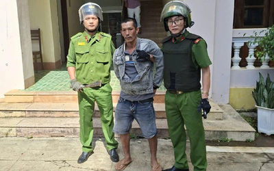 Nghi con bị cô giáo “dìm”, phụ huynh gây náo loạn