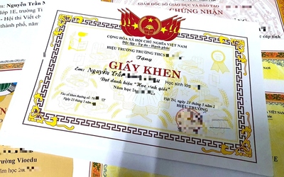 Cảnh báo nguy cơ lộ dữ liệu cá nhân từ việc khoe "Giấy khen" lên mạng xã hội