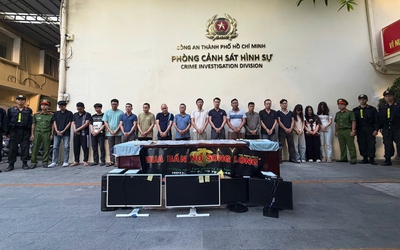 Bắt giám đốc và 16 nhân viên Công ty mua bán nợ Song Long