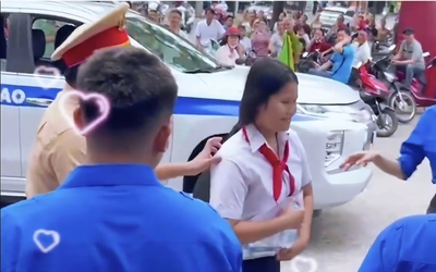“Con lên xe”: Hành động đẹp của CSGT Đồng Nai giữa mùa thi lan tỏa mạng xã hội