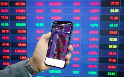 VN-Index áp sát đỉnh 1.900 điểm, cơ hội đang nằm ở nhóm cổ phiếu nào?