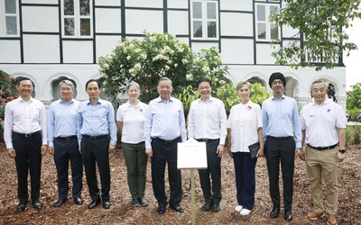 Tổng Bí thư, Chủ tịch nước Tô Lâm trồng cây tại Vườn Bách thảo Singapore 