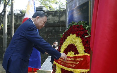 Tổng Bí thư, Chủ tịch nước Tô Lâm dâng hoa tưởng niệm Chủ tịch Hồ Chí Minh tại Philippines