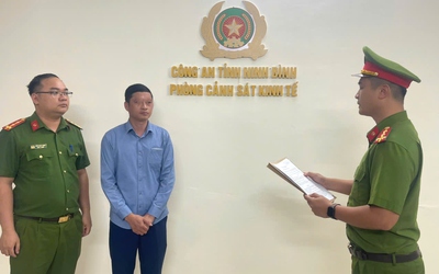 Khởi tố nguyên cán bộ xã chiếm đoạt tiền từ thiện hỗ trợ thiên tai của người dân
