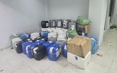 Triệt phá đường dây "phù phép" hóa chất công nghiệp thành giấm ăn ngoại nhập