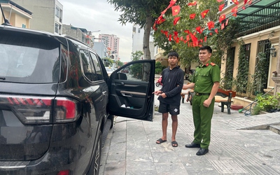Nam thanh niên trộm tiền, vàng và nhẫn Rolex trong ô tô