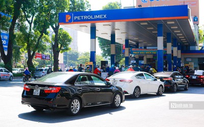 Petrolimex lỗ nặng vì giá xăng dầu tăng cao, tài sản vượt mốc 100.000 tỷ đồng