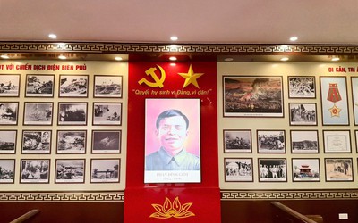 Thăm nhà tưởng niệm người anh hùng “lấy thân mình lấp lỗ châu mai”