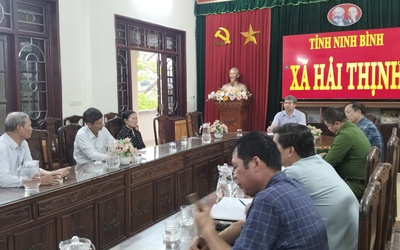 Đình chỉ kinh doanh người phụ nữ gom nước dừa thừa ở Ninh Bình