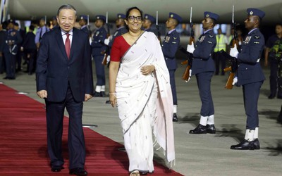Thủ tướng Sri Lanka đón Tổng Bí thư, Chủ tịch nước Tô Lâm tại sân bay