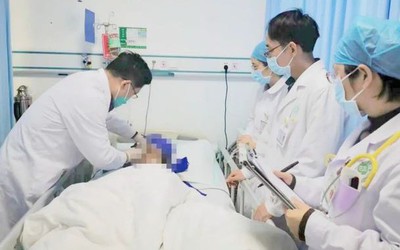 Thiếu niên 15 tuổi "gan trắng xoá" vì thường xuyên ăn món khoái khẩu nhiều người mê