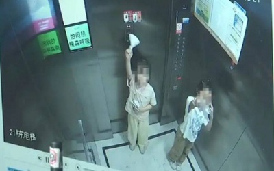 Mắc kẹt trong thang máy, 2 bé gái cầu cứu 35 lần và cái kết
