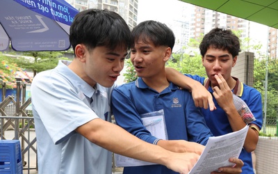 Khép lại kỳ thi tốt nghiệp THPT, thí sinh Hà Nội tự tin khi đề "dễ thở"