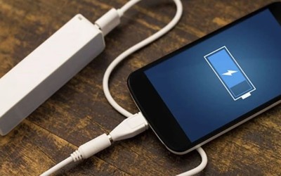Dùng điện thoại Android, nên sạc nhanh hay sạc thường tốt hơn?