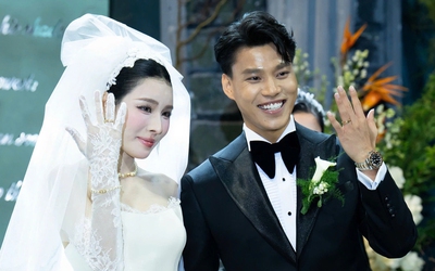 Cô dâu Bích Hạnh của cầu thủ Văn Thanh công khai con riêng tại đám cưới