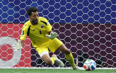 Từ vô danh đến 15 triệu follow: "Cú nổ" của thủ môn "người gác đền" World Cup