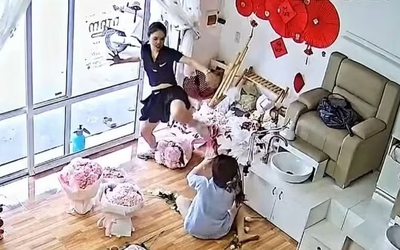 Triệu tập cô gái đánh người đến bất tỉnh ở Hưng Yên