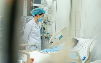Người đàn ông 48 tuổi nguy kịch sau bữa ăn có cá ngừ