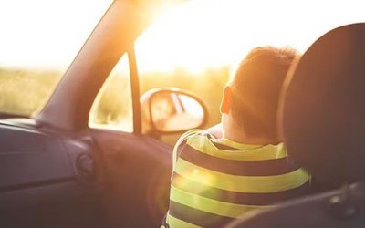 Phát hiện 2 trẻ nhỏ tử vong trong xe ô tô giữa nắng nóng ở Pháp