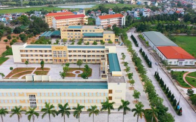 Vì sao trường công lập Hồng Đức vẫn thu học phí?