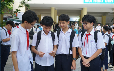 Từ 13h30 chiều nay (25/6), học sinh Hà Nội xác nhận nhập học lớp 10, quy định cần lưu ý