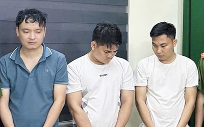 Phát hiện 3 đối tượng bán hơn 1000 chiếc điện thoại giả