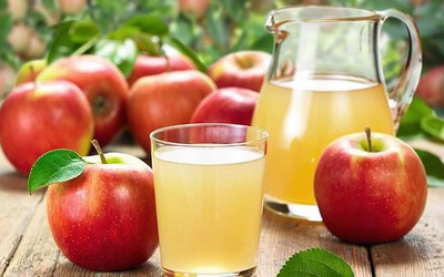 Uống nước ép táo mỗi sáng, người phụ nữ 40 tuổi nhận cái kết "không thể ngờ"