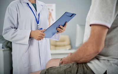 Người đàn ông 53 tuổi có dấu hiệu ung thư suốt 2 tháng mà không biết