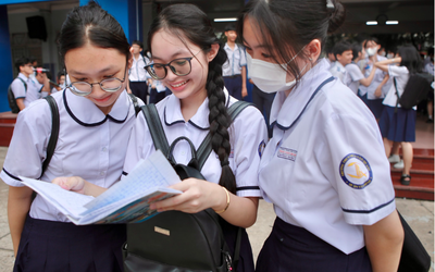 Làm bài Ngữ văn sao cho hiệu quả? Lời khuyên từ giáo viên và thủ khoa