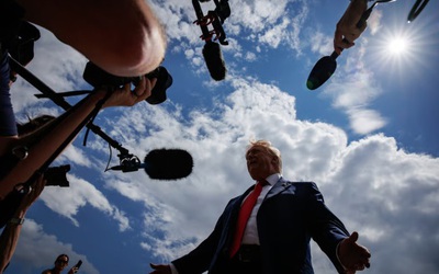 Ông Trump yêu cầu Iran và Israel ngừng "nổ súng" khi lệnh ngừng bắn đổ vỡ