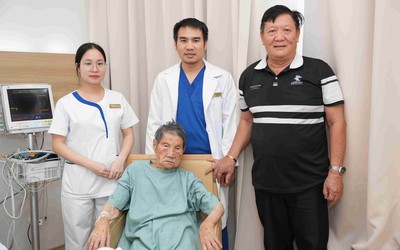 Cụ bà 103 tuổi chiến thắng ung thư dạ dày nhờ điều trị đa chuyên khoa tại Vinmec Hải Phòng