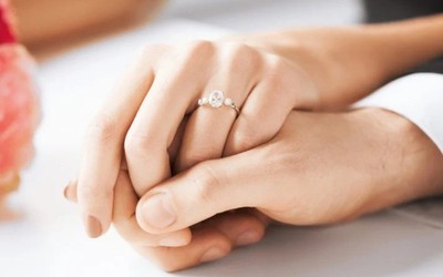 Cô dâu và chú rể lần lượt qua đời trước ngày cưới, gia đình tiết lộ chi tiết "đáng ngờ"
