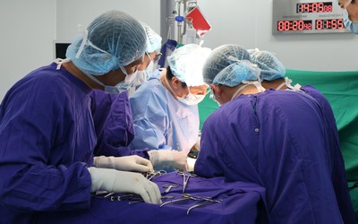 Vinmec Cần Thơ cứu bệnh nhân 75 tuổi có khối u gan lớn gần bằng quả bưởi