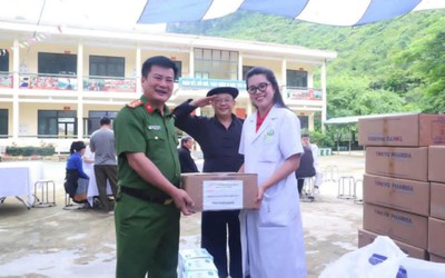 Khám chữa bệnh, cấp phát thuốc miễn phí và trao quà an sinh xã hội tại xã Cán Tỷ