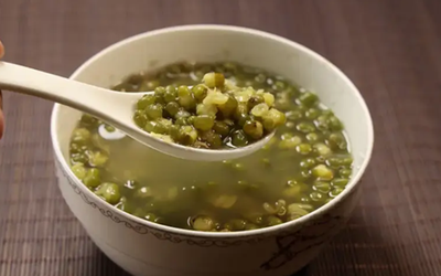 Uống canh đậu xanh suốt 3 ngày, người phụ nữ nhập viện nguy kịch